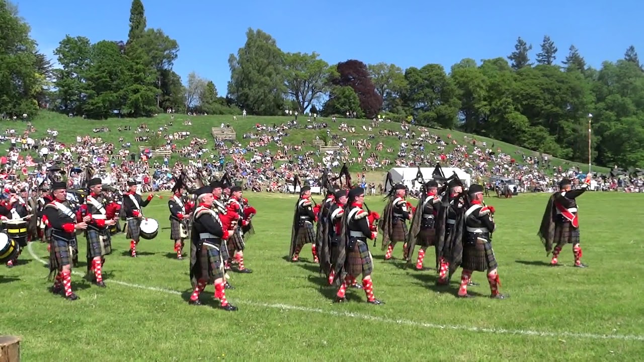 Atholl Highlanders Pipe Band Parade Highland Gathering Blair Atholl ...