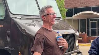 SupporteUPS driver Jim Bezley retires from UPS after 47 years.