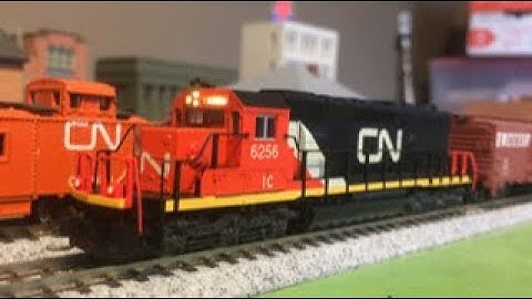 N scale XL systems SD40-2 DCC and sound decoder install in a Kato SD40-2 current model.