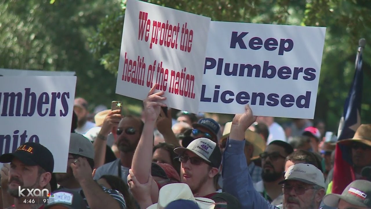 Thousands of Texas plumbers gather at State Capitol for rally YouTube
