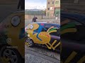 Me descubren pintando un coche – art video Barcelona, streetart video, arte urbano