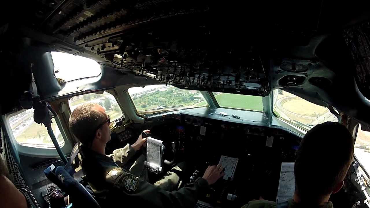 Navy C9B Landing in Napoli
