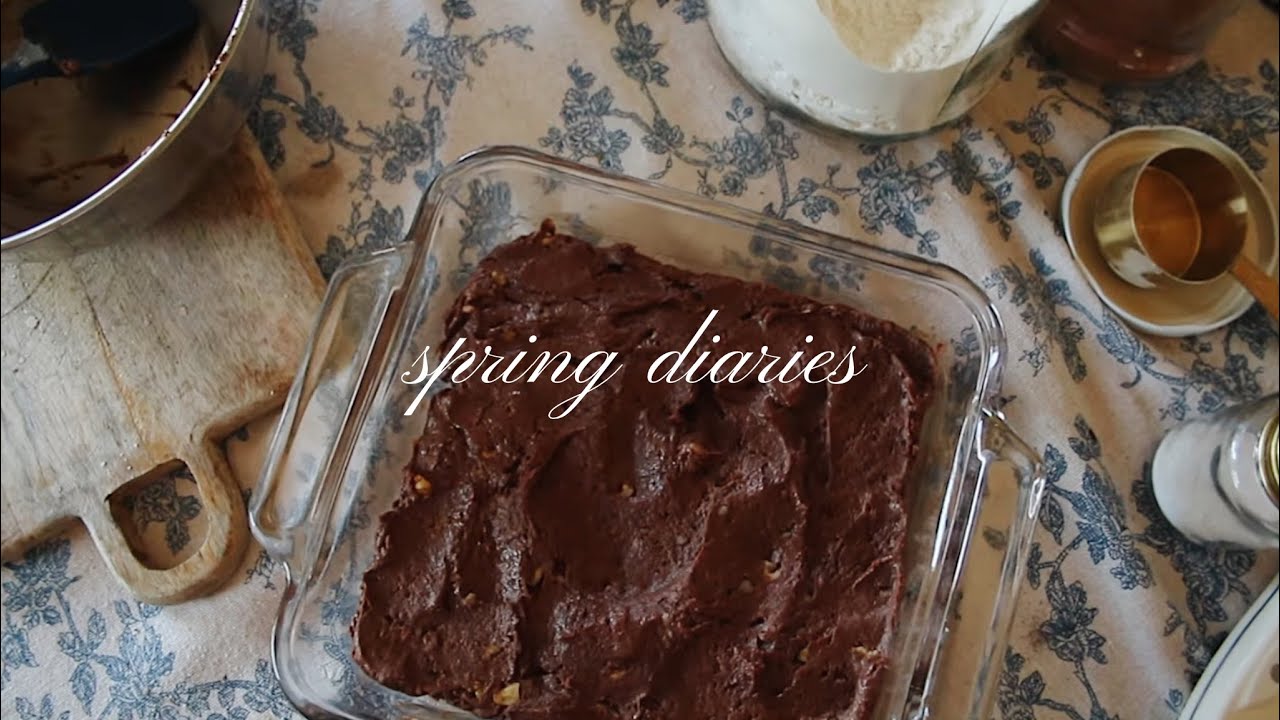 vlog: baking brownies, spring reset & vintage magazines ☕️