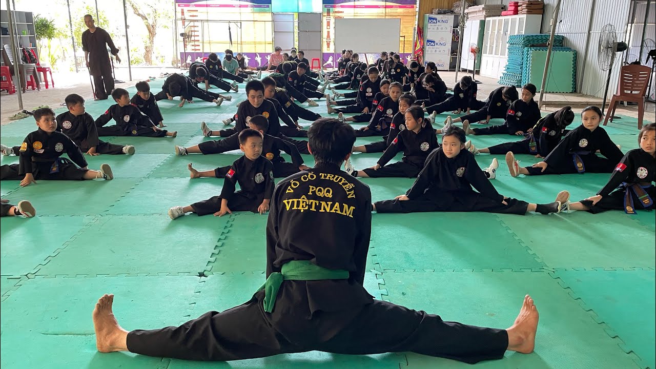 Buổi tập luyện võ thuật tại chùa Viên Quang - Hè 2023