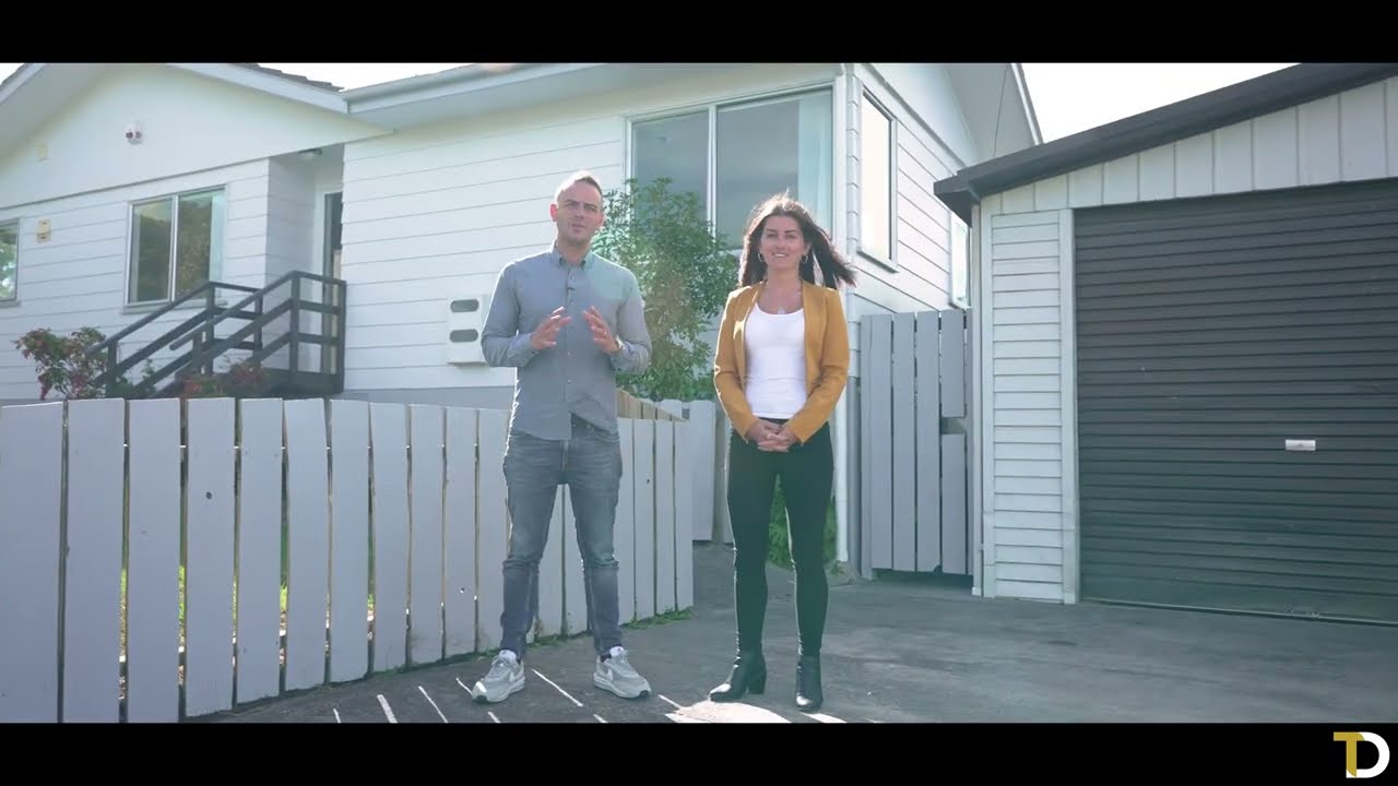 2 Alidade Place, Massey by Diego Traglia & Teide Grice