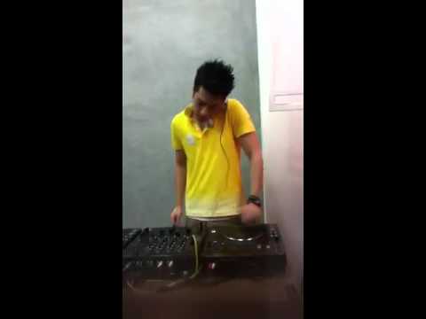 2012／05／23 周湯豪 客座DJ 活動 ⑴
