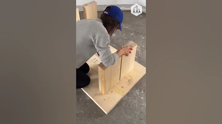 Awesome DIY Wooden Coffee Table