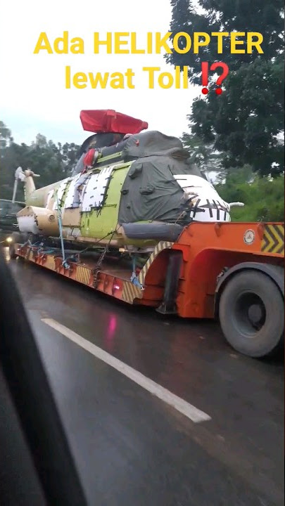 Helikopter digendong TRUCK TRAILER di JALAN TOLL #helikopter #helicopters #trucktrailer #truckoleng