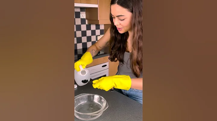 Is vinegar the secret ingredient for cleaning a microwave? #CleaningHacks #KitchenTips #Shorts