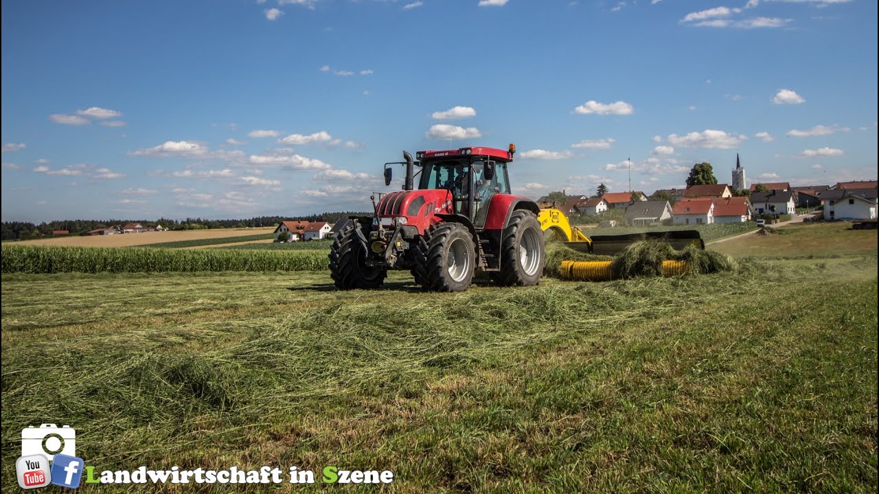 Grünfutterernte mit einem Roc Bandschwader im schönen Niederbayern