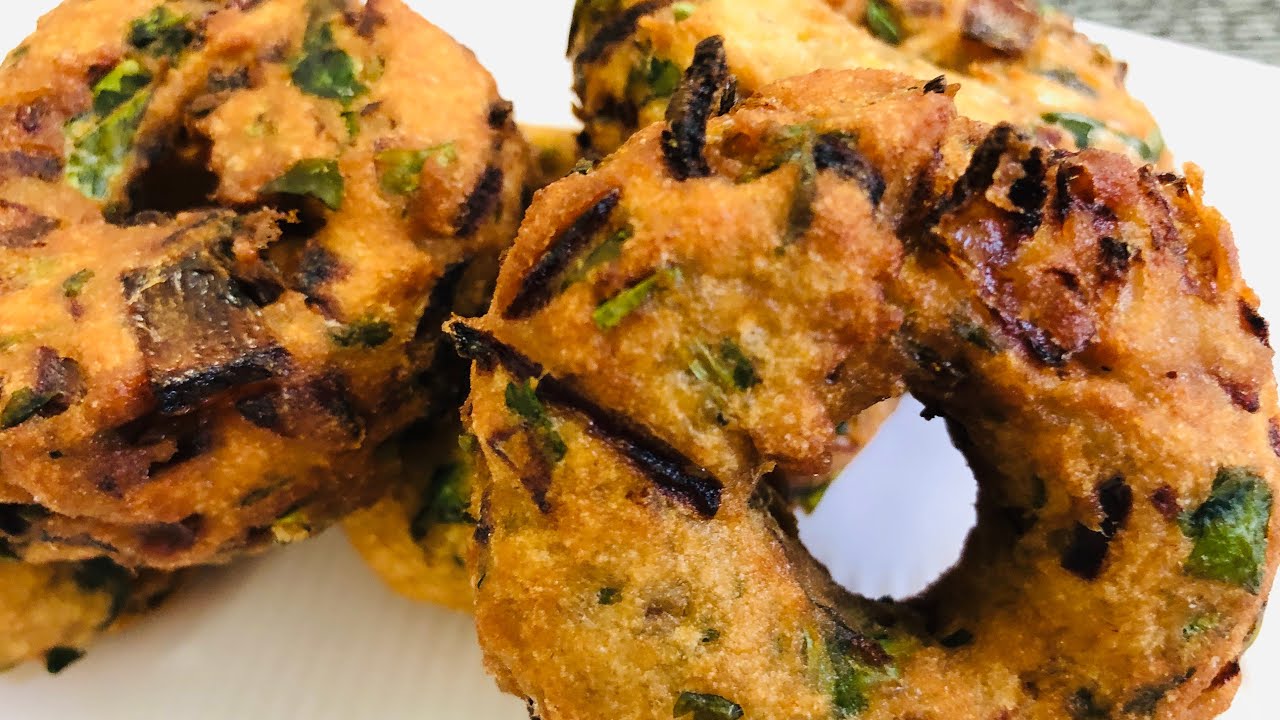 ULLI VADA WITH ATTA GOTHAMBU VADA WHEAT FLOUR VADA BY ROLESLY ഗോതമ്പുപൊടി കൊണ്ടൊരു ഉള്ളിവട