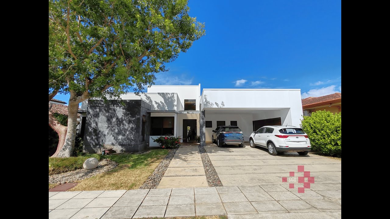 Casa de Lujo de una Planta – Santa Ana, Piedades