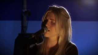 London Grammar -  ♫  Wasting My Young Years ♫