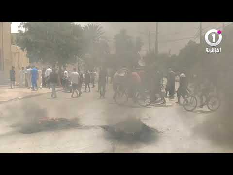 سكان حي الجديد ببريكة في باتنة يشلون الطريق وينتفضون ضد غياب التهيئة