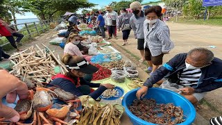 ตลาดนัดไทยลาว บ้านหนาด จ.นครพนม ปูแดง หน่อสาน สุดยอดของป่าแนวแซ่บ