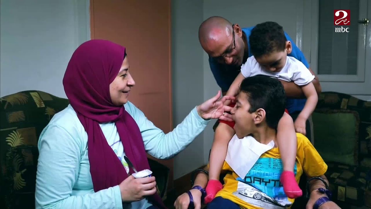 بسبب مرض نادر..طفل يلتهم أطرافه ويهاجم أسرته بأسنانه دون أن يشعر