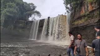 Keindahan Air Terjun Riam Merasap Kabupaten Bengkayang Buat Kita Terpesona