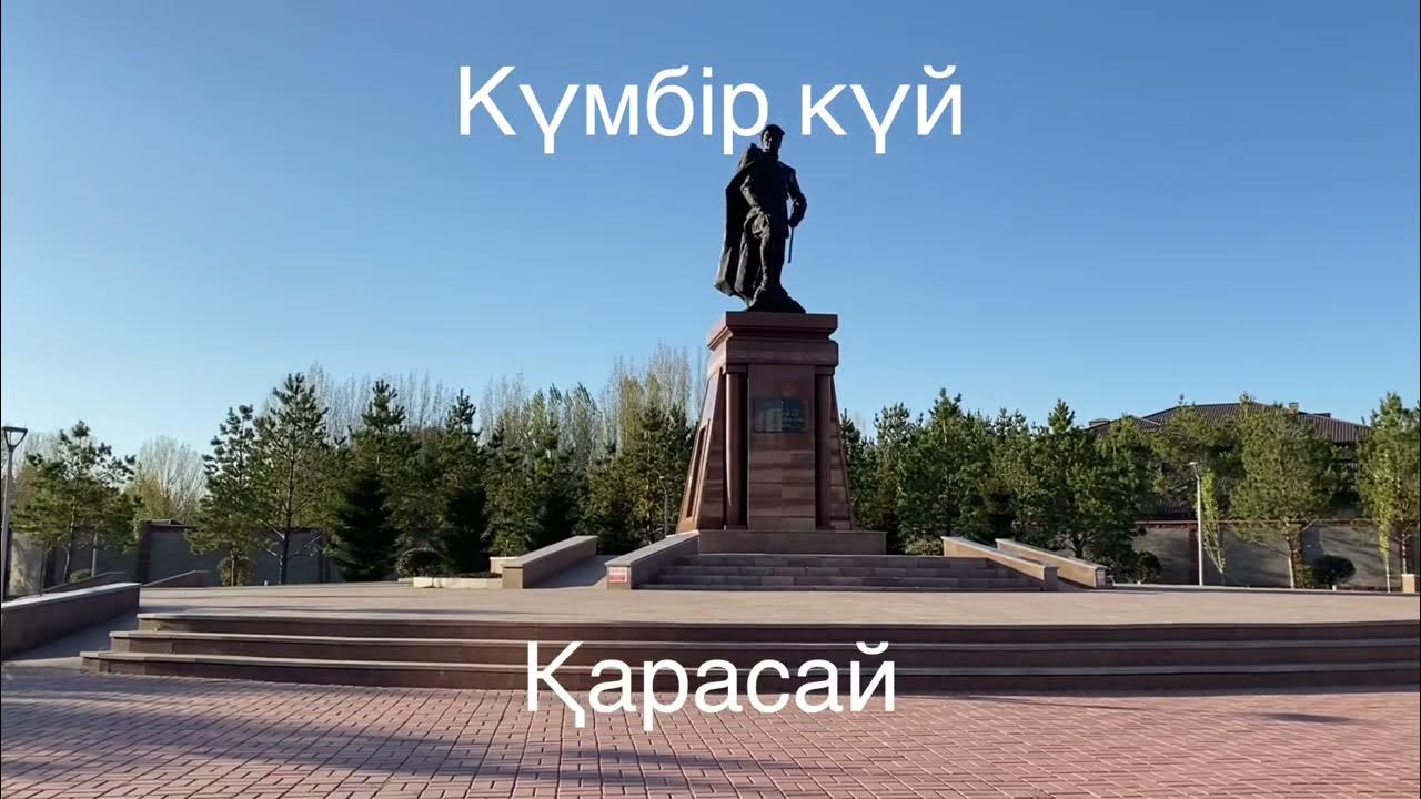 Жігіт жапондық әйелдің мысығын жалайды