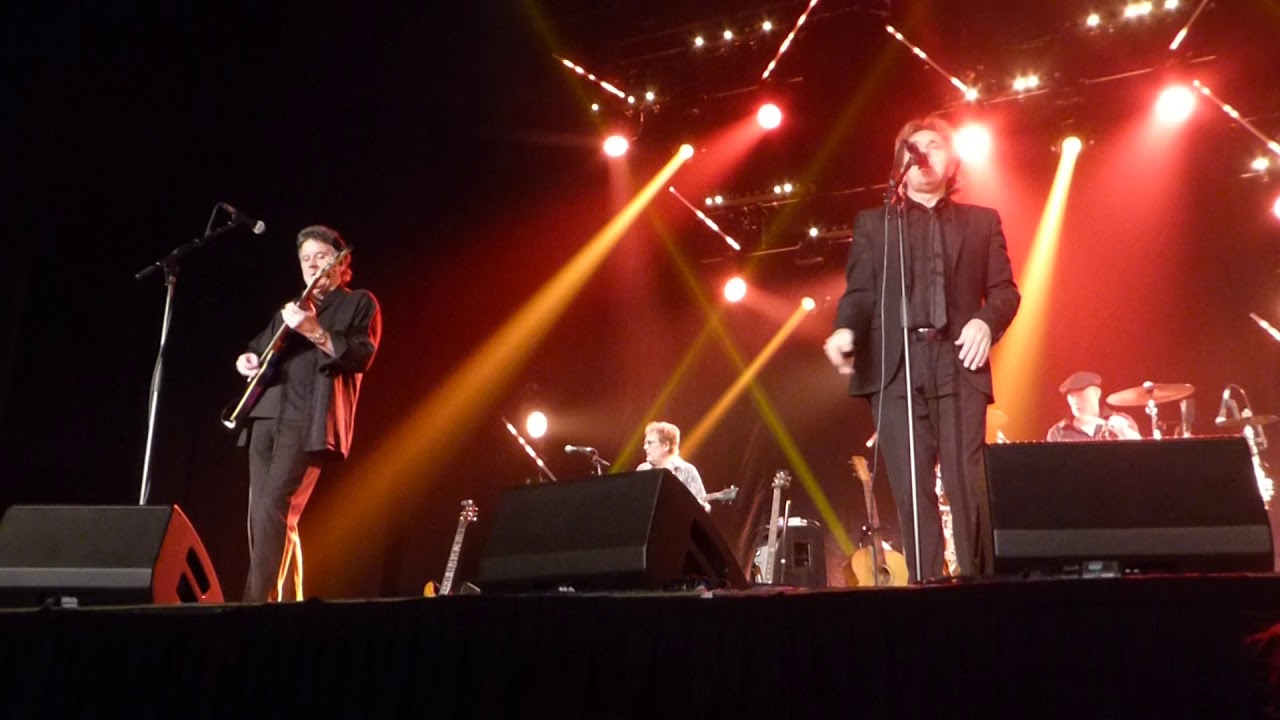 The Hollies He Ain T Heavy He S My Brother Torquay England 2018 March 25 Youtube The Hollies Torquay Music Artists