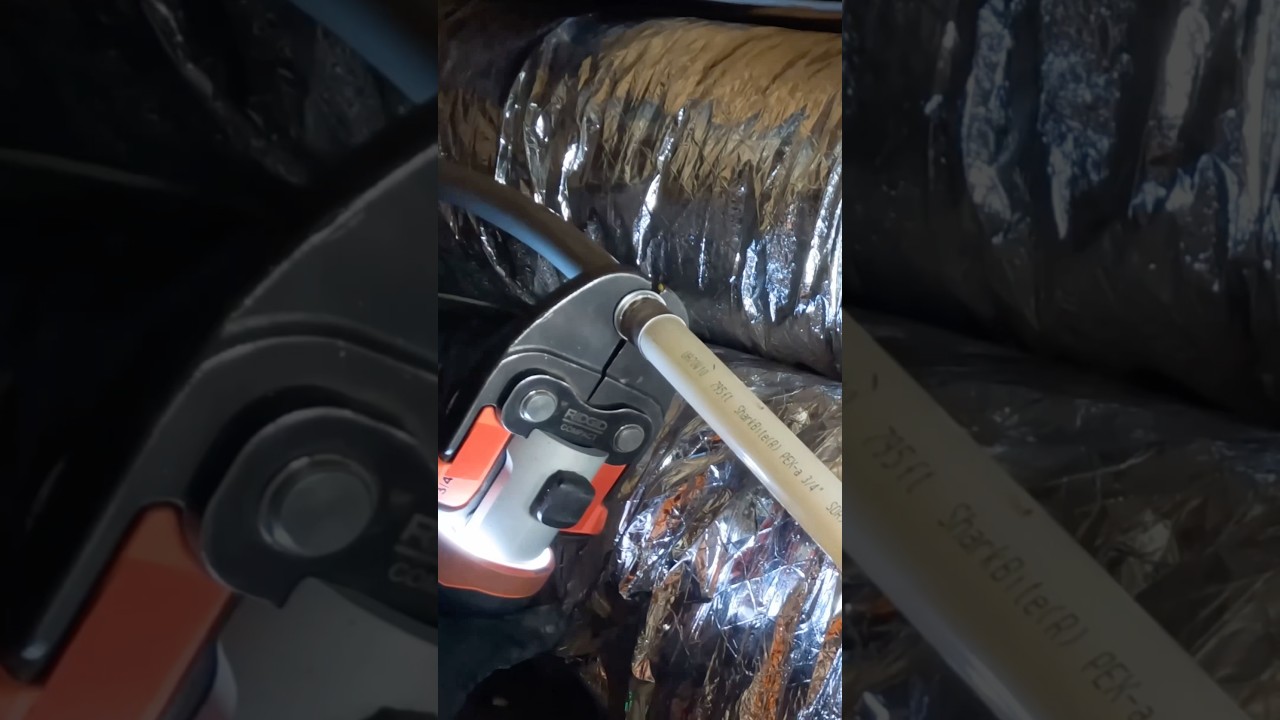 Crawlspace polybutylene pipe repair 💦 #plumbing #plumber #asmr #diy