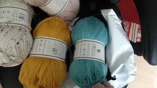 Yarn unboxing. Happy Mail