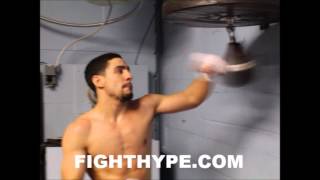 DANNY GARCIA WORKS THE SPEED BAG AS HE PREPARES FOR ROBERT GUERRERO