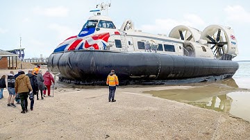 Genius Way British Operate Passenger Hovercraft on Water