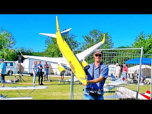 BIG RC BOEING-737 WINDRIDER SCALE EDF ELECTRIC MODEL AIRPLANE