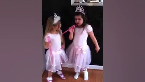 Nicki Minaj - Super Bass By Sophia Grace Brownlee ...