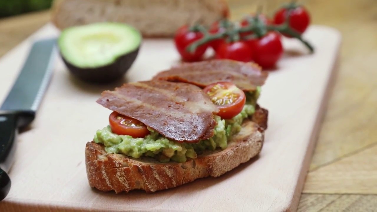 Vegan Bacon and Avocado Toast with Sgaia Streaky Rashers - YouTube