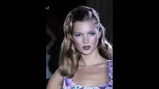 Download Lagu “Nothing tastes as good as skinny feels” #runwaymodel #katemoss #fypシ゚virl  #90s #supermodel MP3