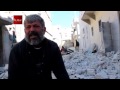 رجل يبكي منزله بعد استهدافه