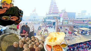 70 saal purani Litti Dukan at Patna junction | 20₹ plate Chola Bhatura | Patna street food walk