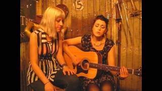 Video thumbnail of "Larkin Poe  - Trick Of The Light -  Songs From The Shed"