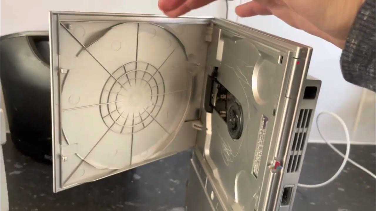 2004 PlayStation 2 S keeps turning off YouTube