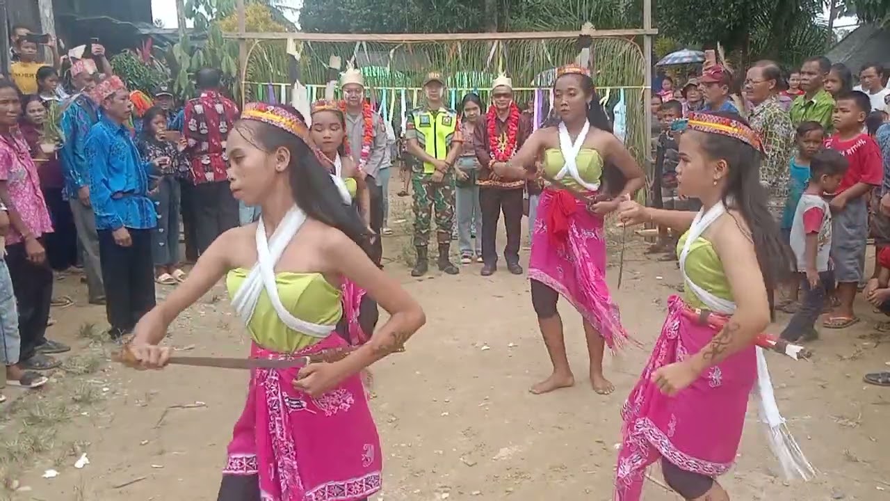 Ritual Peresmian Betang Mahalat Desa Rangan Tangko oleh Camat Marikit  Rombongan Muspika Marikit