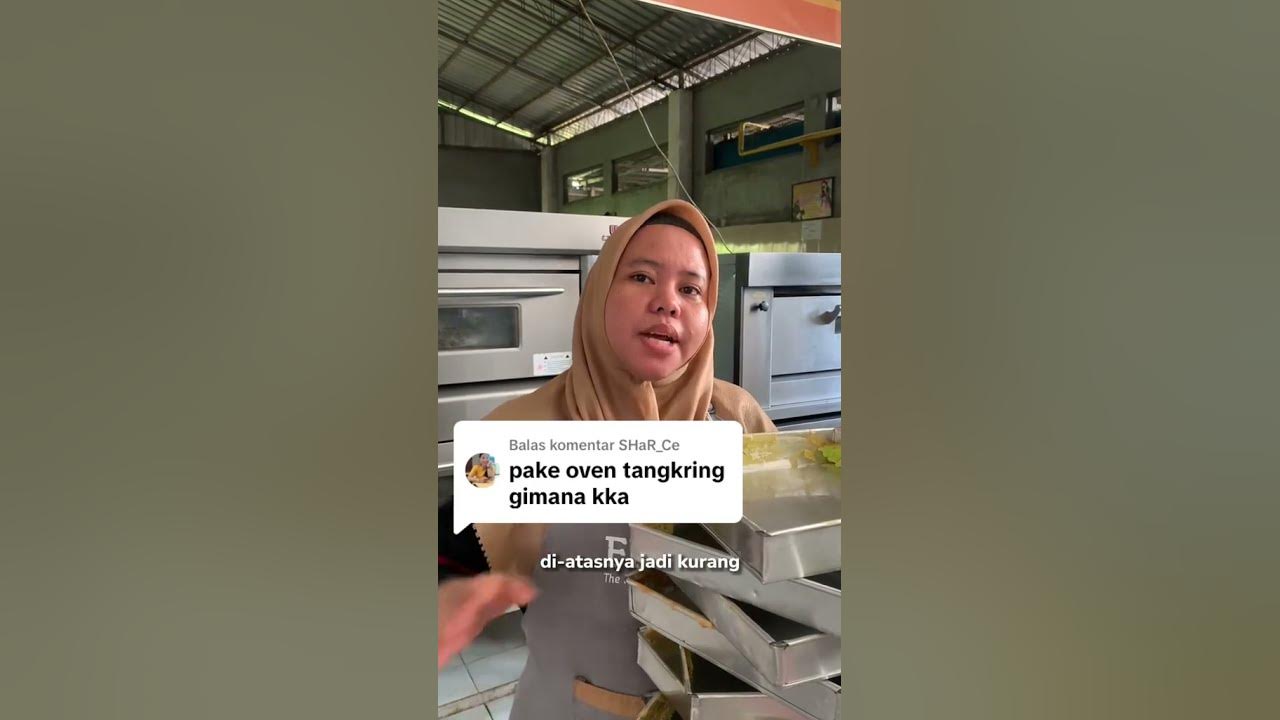 BOLU GULUNG MENGGUNAKAN OVEN TANGKRING - VIERA OLEH OLEH PEKANBARU BOLU GULUNG MENGGUNAKAN OVEN TANGKRING - VIERA OLEH OLEH PEKANBARU