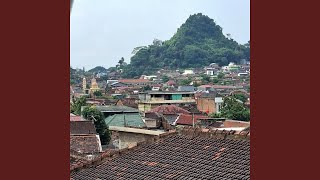 Download Lagu Masih kutunggu MP3 Download Lagu Masih kutunggu MP3