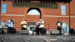 I'm Going Up When He Starts Down by Junior Sisk & Ramblers Choice