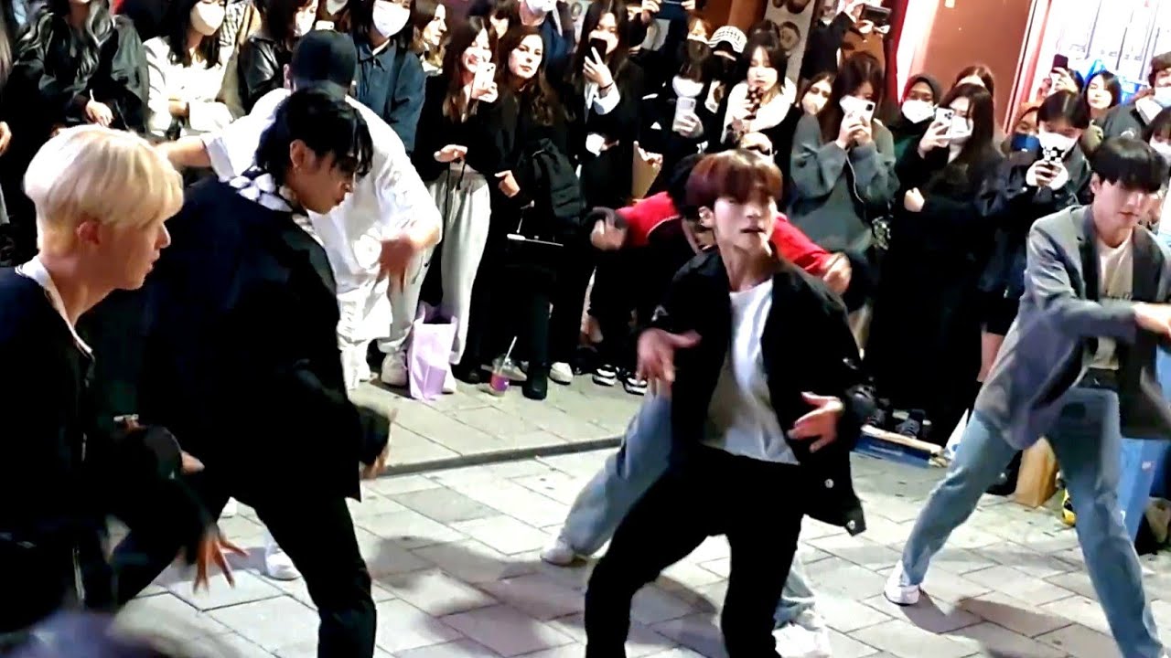 Interactive Performance Street WEDNESDAY. AQA. HIGH QUALITY INTERACTIVE PERFORMANCE. HONGDAE STREET ...
