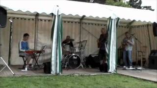 Grooova -- &#39;Three Sisters&#39;, Childwickbury Arts Fair 2011