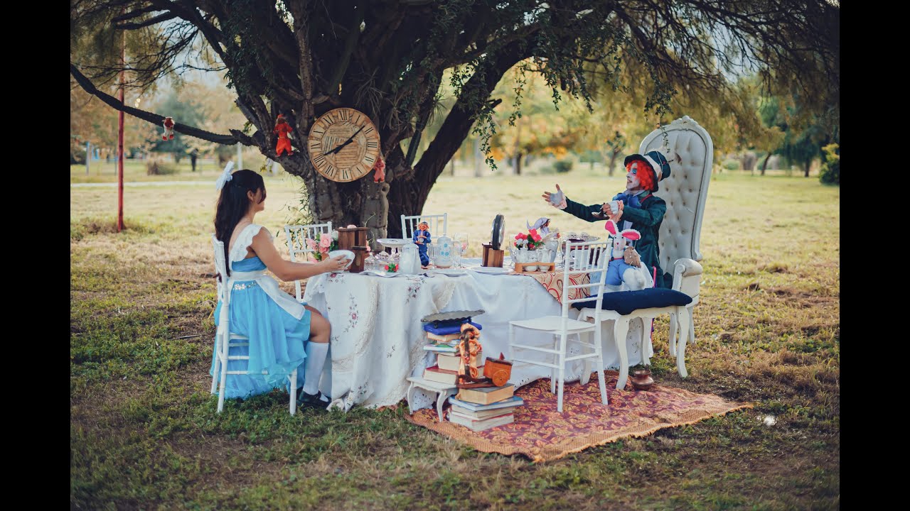 UMA en el país de las Maravillas - Video de 15