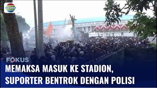 Suporter Bentrok dengan Polisi di Semarang, Massa Memaksa Masuk ke Stadion | Fokus