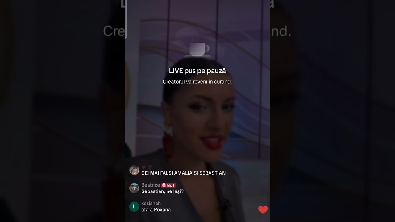 Raluca - cu subiectul zilei si pe TikTok, dar nu poate raspunde la intrebarile din chat, e interzis?