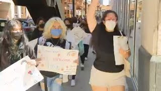 Teens lead 'Parade to the Polls' at the Chicago Loop Super Site for early primary voting