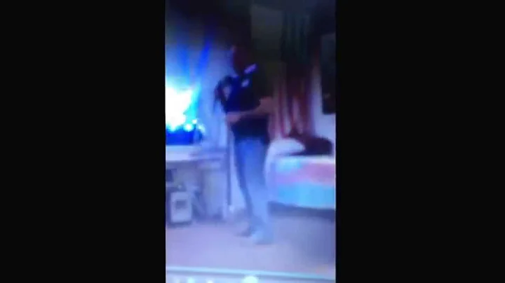 Arquimides cantando Nomas Contigo