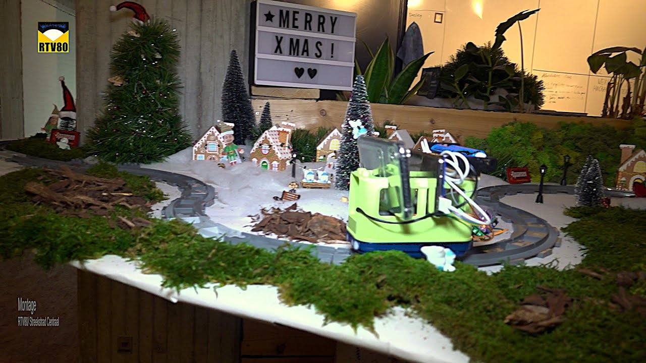 Via internet bestuurbare trein brengt kerstactie tot leven bij Alkmaars bedrijf