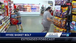 HyVee Basket Bolt Winners Live Hit
