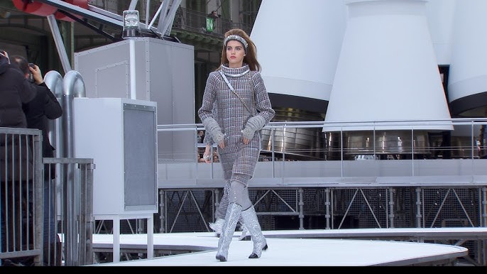 See Every Single Look from the Space-Themed Chanel Fall 2017 Runway