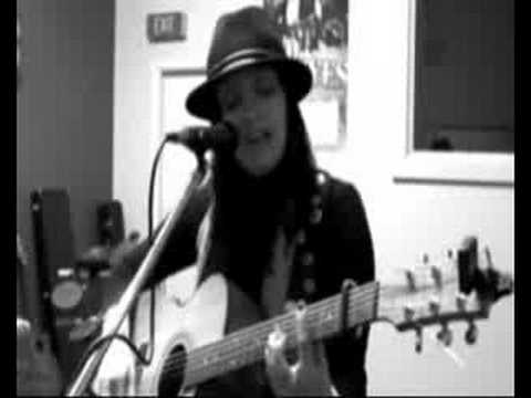 Amber Cashel - Lack Of Lines (New Song) Live @ Aft...